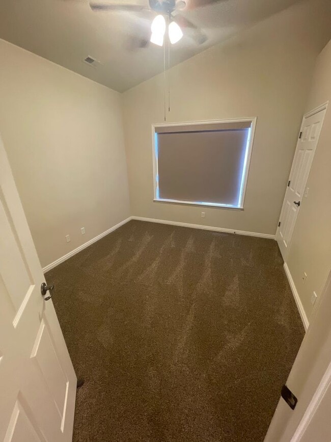 Building Photo - 1061 Canyon Meadow Dr