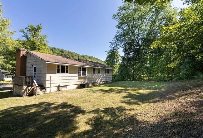 Building Photo - 115 Margo Ln