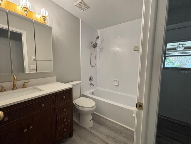 Building Photo - 2717 Warwick Terrace