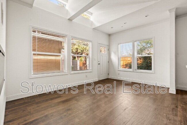 Building Photo - 144 Larkwood Cir
