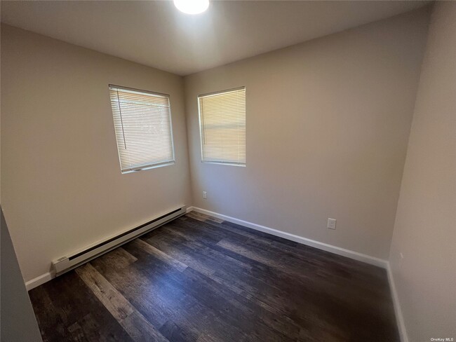 Building Photo - 94 Huguenot Dr