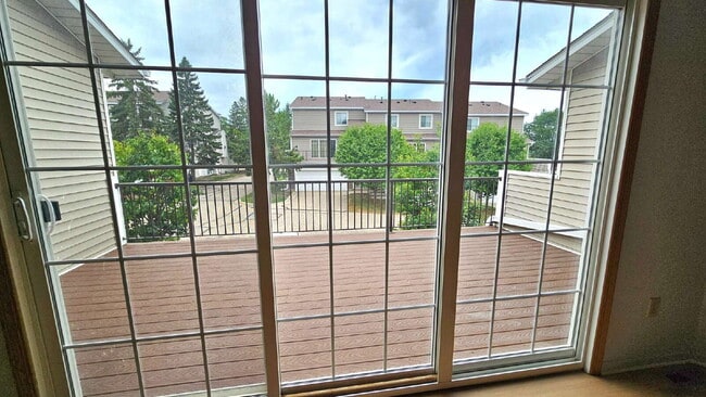 Building Photo - Charming 2-Bed Townhouse Retreat on Harriet Ave  available now.