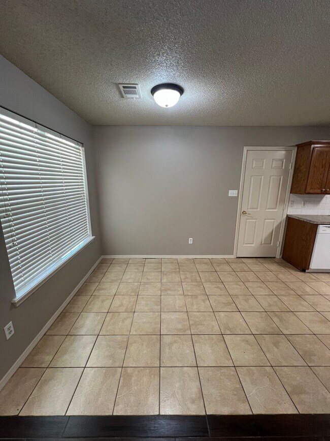 Building Photo - 1703 Wilder Ln