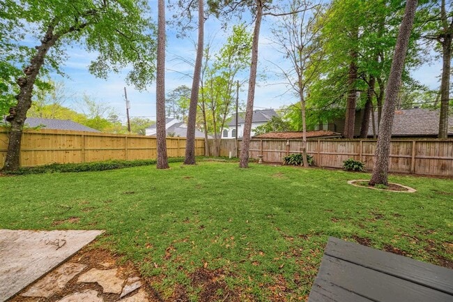 Building Photo - 1802 Corral Dr