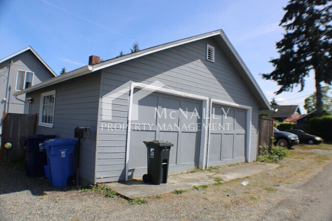 Building Photo - 5020 N Bristol St