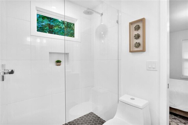 Building Photo - 3882 The Ascent NE