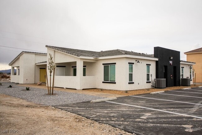 Building Photo - 1140 Sixshooter Ave