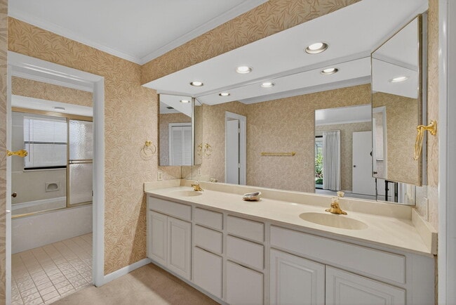 Building Photo - 17001 Freshwind Cir