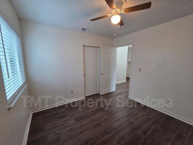 Building Photo - 2234 Wall St