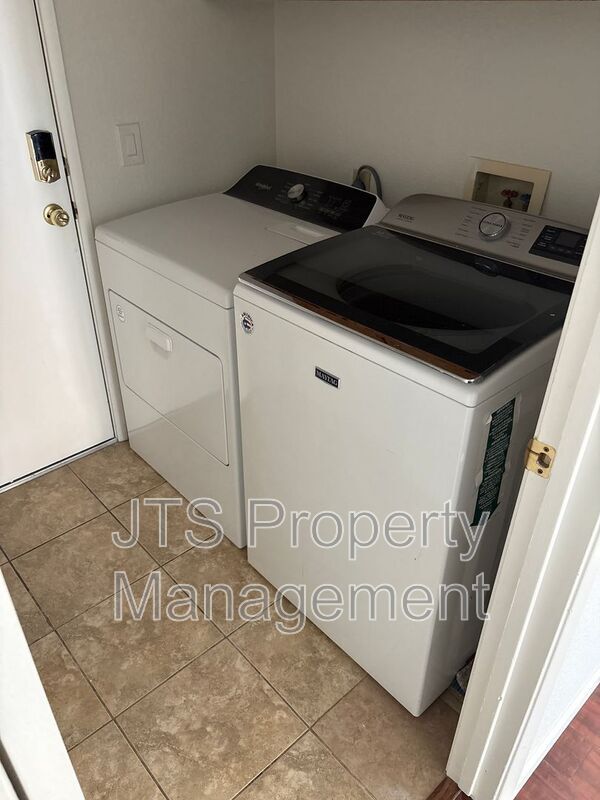 Building Photo - 3709 Lily Hill Ct