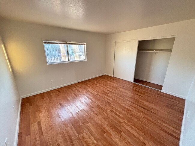 Building Photo - 4765 Thunderbolt Ave