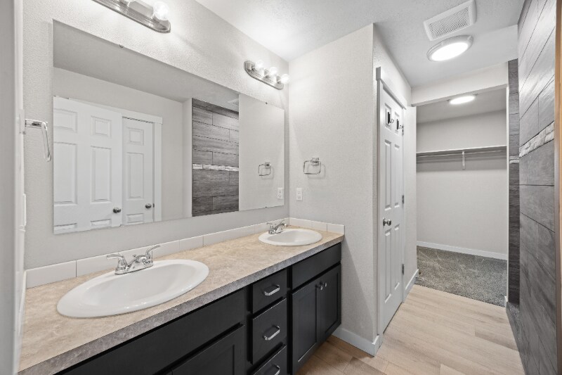 Building Photo - 15335 Stovall Ave