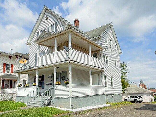 Building Photo - 88 Camp St