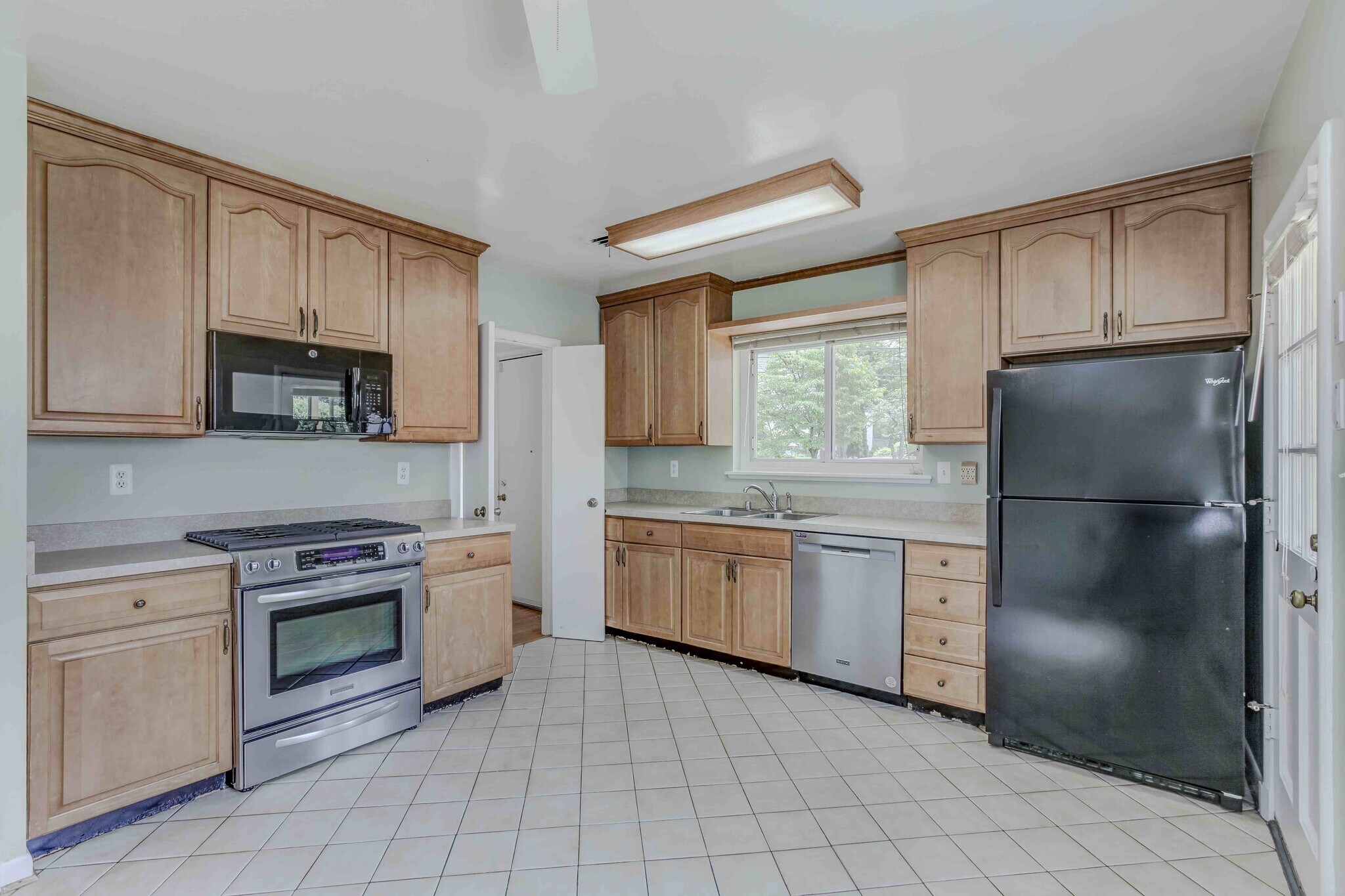 Building Photo - 3215 Brooklawn Ter
