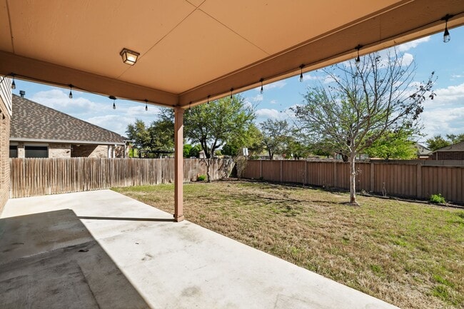Building Photo - ***APPLICATION CURRENTLY UNDER REVIEW***Spacious Cul-de-sac home located close to Seaworld, Lackl...