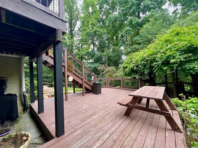 Building Photo - 5920 Nicolet Ct