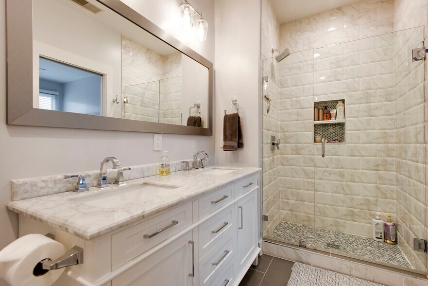 Building Photo - 508 Madison St