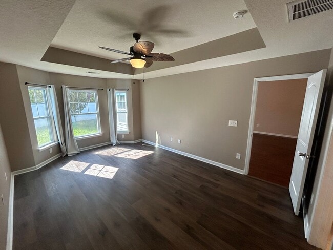 Building Photo - 765 Old Castle Loop