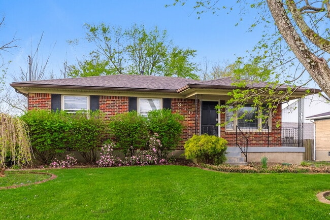 Building Photo - 3402 Pineland Dr