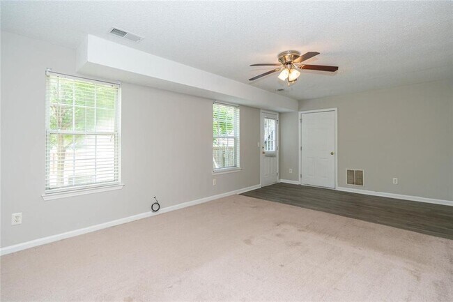 Building Photo - 3272 Peach Ct