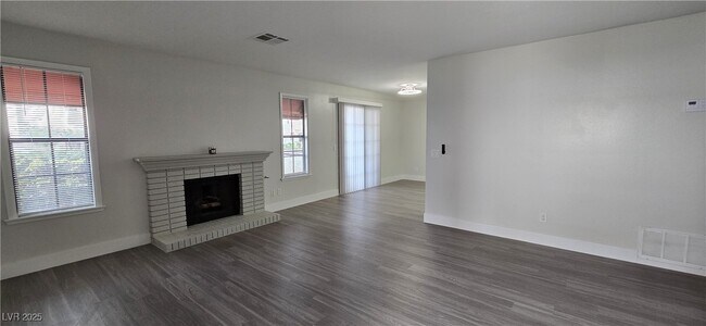 Building Photo - 6649 W Tropicana Ave
