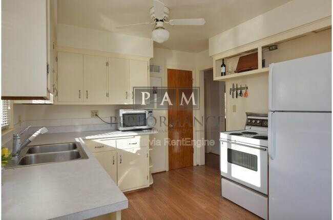 Building Photo - 3746 N 86th St