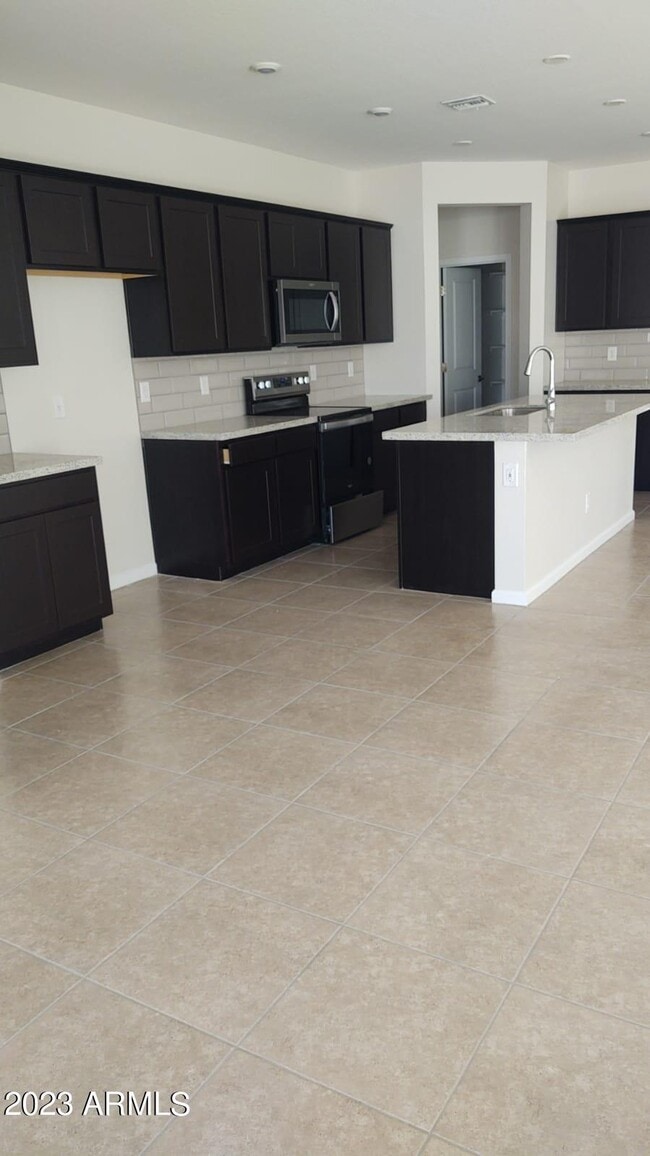Building Photo - 17844 W Villa Hermosa Ln