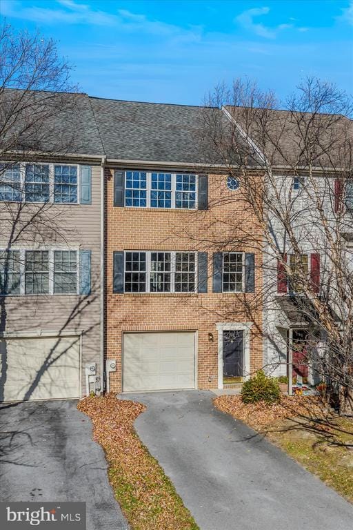 Building Photo - 27 Fiser Ln