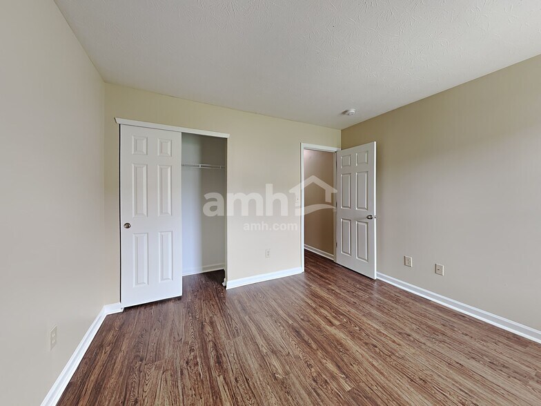 Building Photo - 606 Cross Wind Dr