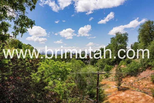 Building Photo - 1475 E Michigan Ave