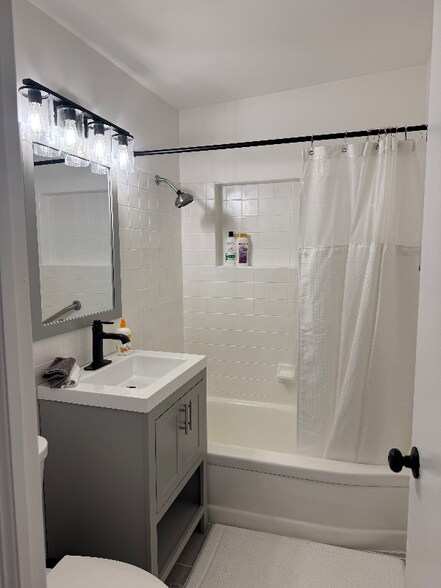 Building Photo - 1317 Ferndale Ave