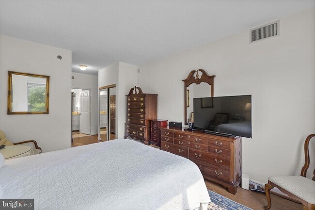 Building Photo - 3005 S Leisure World Blvd