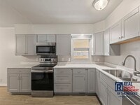 Building Photo - Spacious Home Near CSU w/ Flexible Basemen...