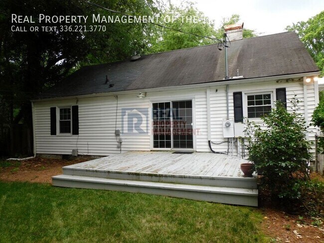 Building Photo - 204 W Newlyn St