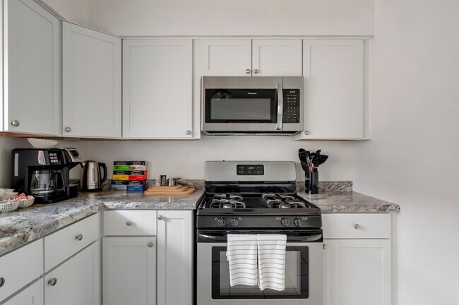 Building Photo - 26 W Burlington Ave