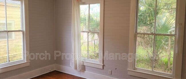 Building Photo - 407 E Jackson St