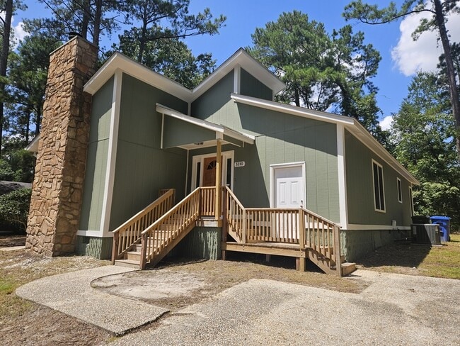 Building Photo - 5590 Bellflower St