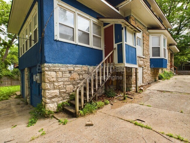 Building Photo - 5218 Highland Ave