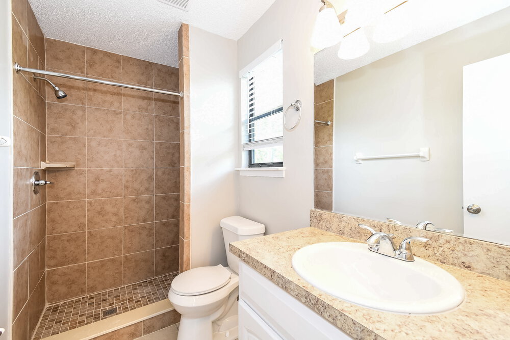 Building Photo - 9613 Villiers Dr N