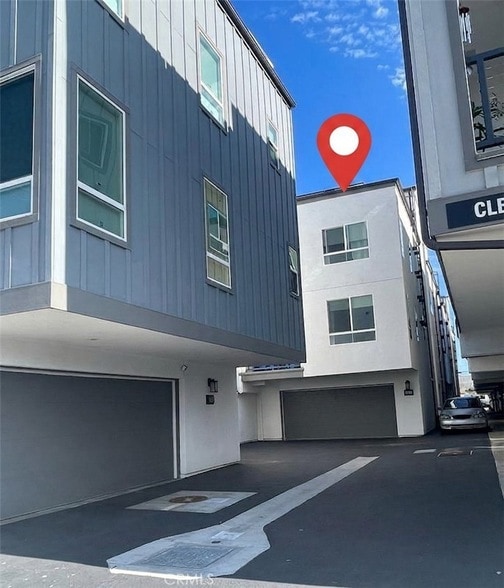 Building Photo - 1811 S Mesa St