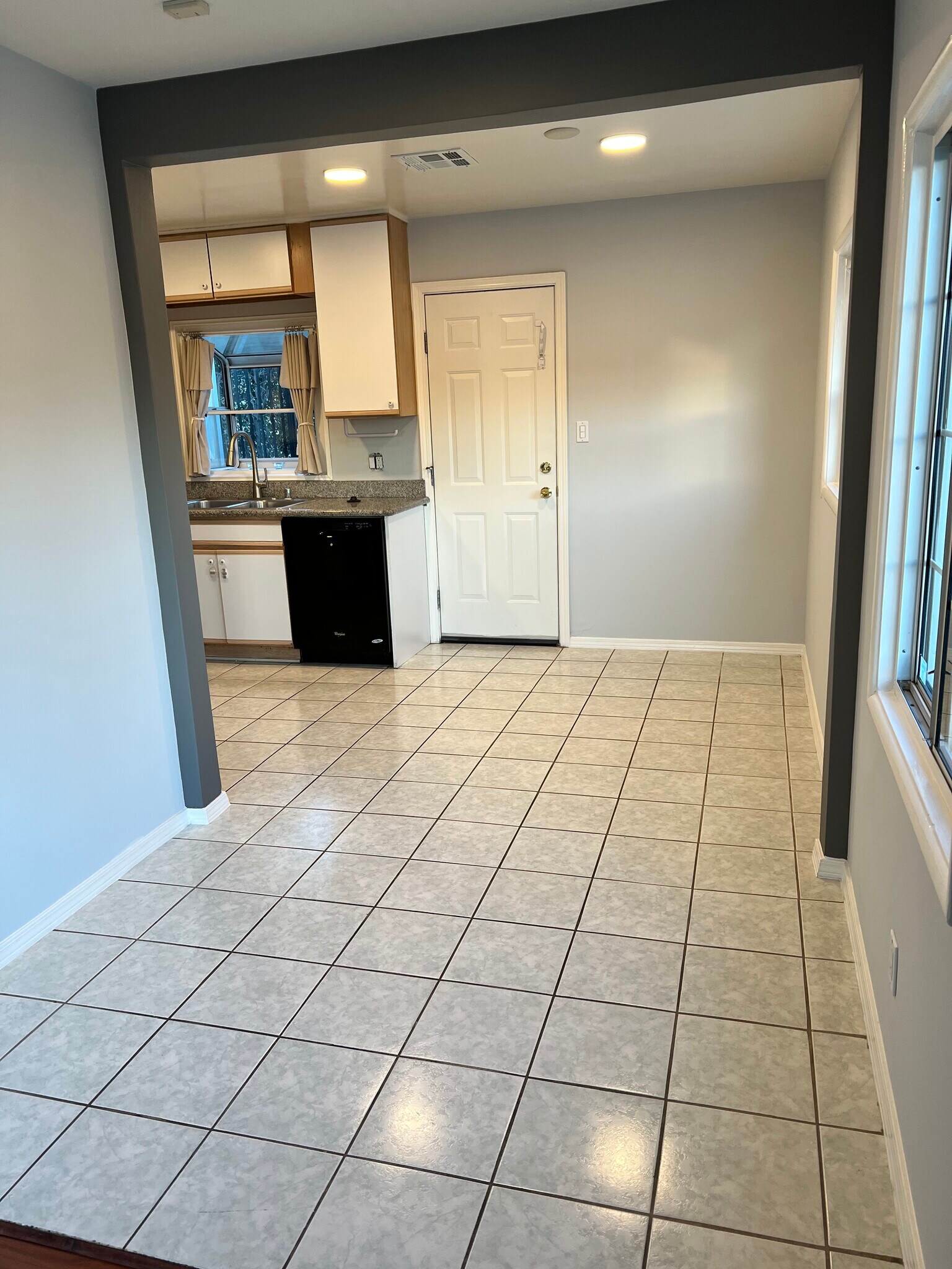 Building Photo - 1437 Plumas St