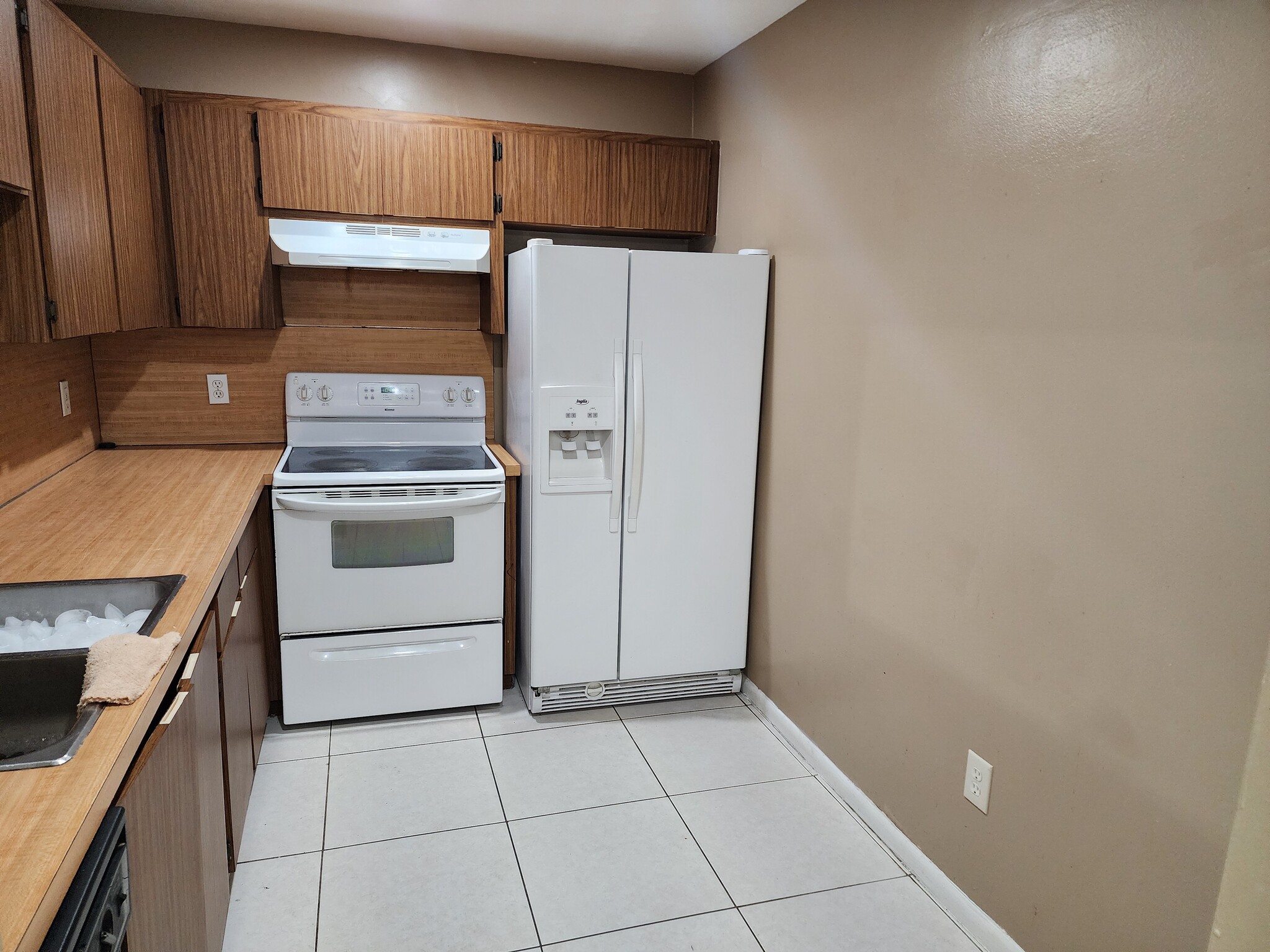 Building Photo - 8600 SW 149th Ave