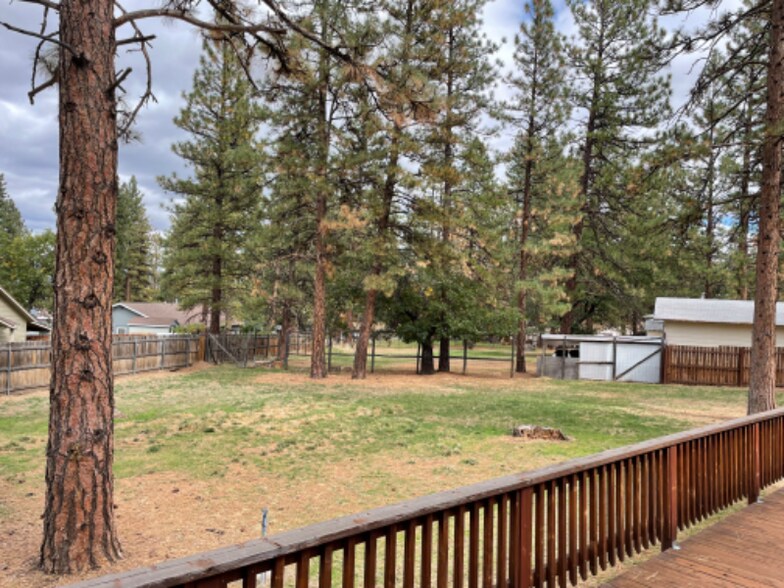 Building Photo - 699-495 Circle Ct