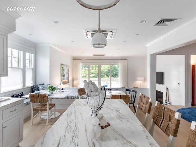 Building Photo - 57 Old Boathouse Lane S