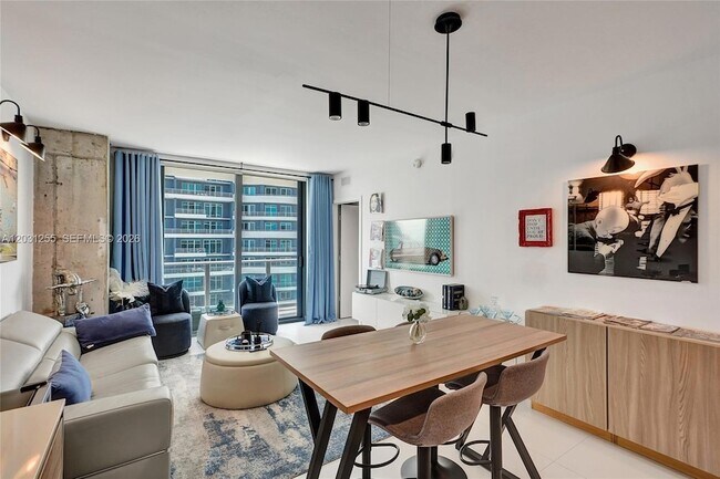 Building Photo - 1300 S Miami Ave