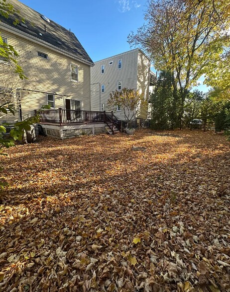Building Photo - 28 Montfern Ave