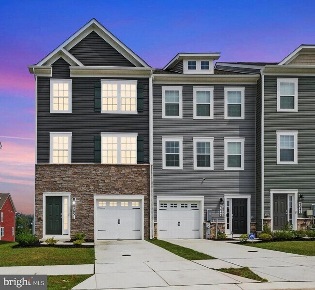 Primary Photo - 5051 Silver Oak Dr
