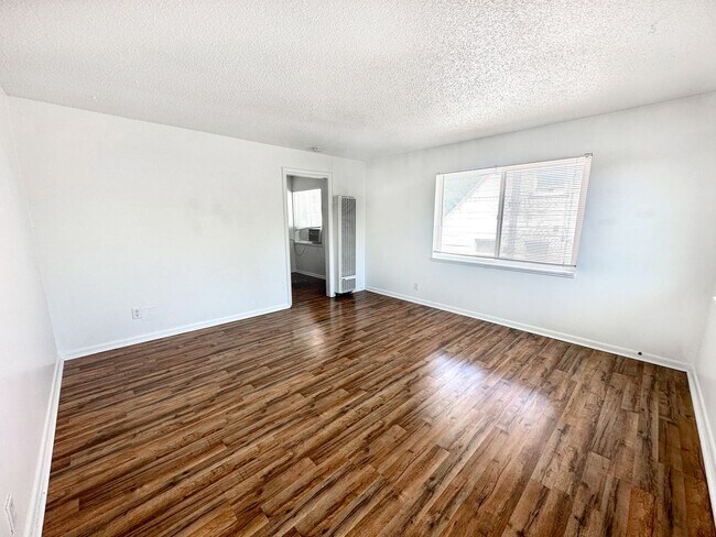 Building Photo - 517 N 900 W
