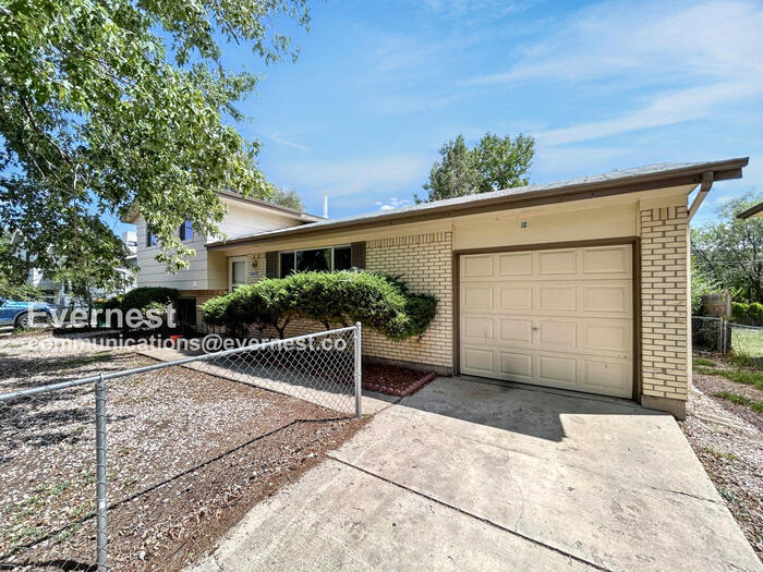 Building Photo - 2609 Granada Dr