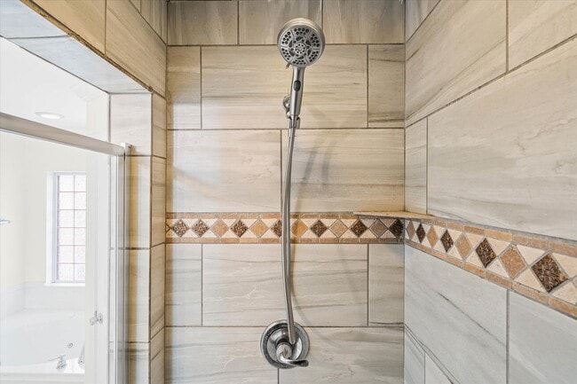 Building Photo - 27572 Claiborne Cir